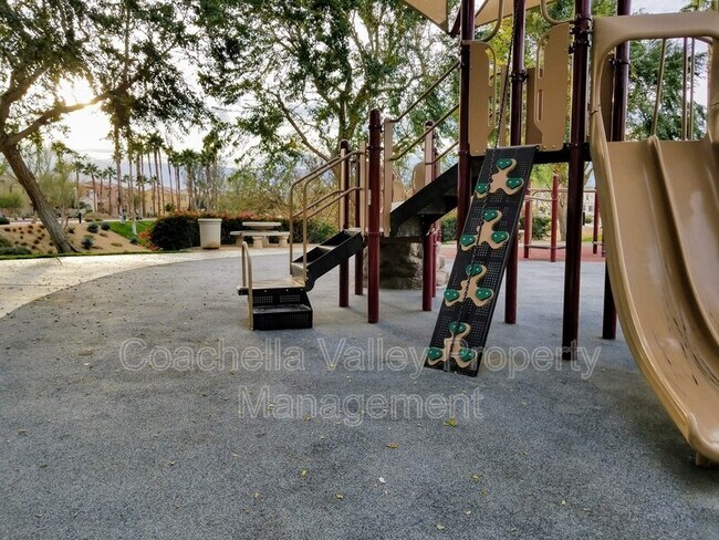 Building Photo - 235 Paseo Gregario