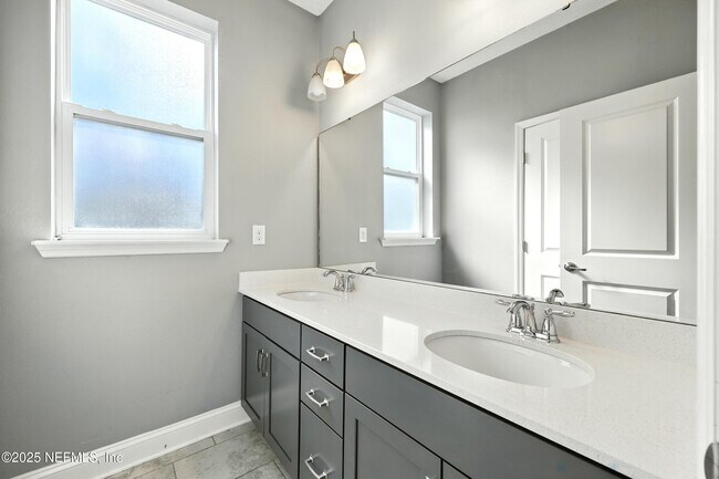 Building Photo - 474 Convex Ln