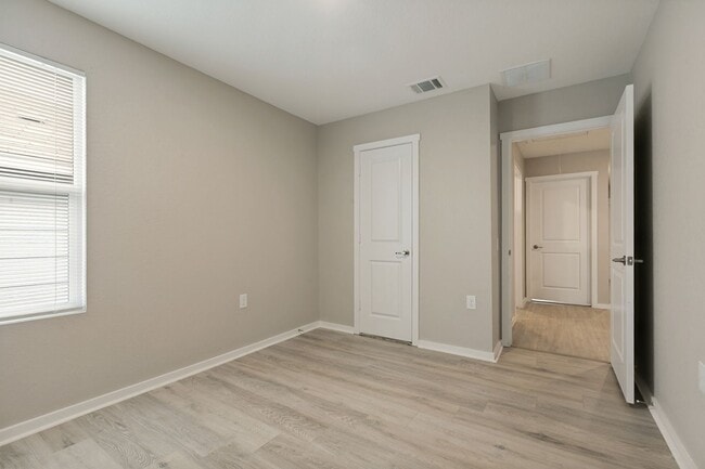 Building Photo - 11838 Flying Aces Rd