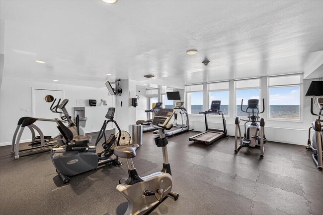 Building Photo - 4300 N Ocean Blvd