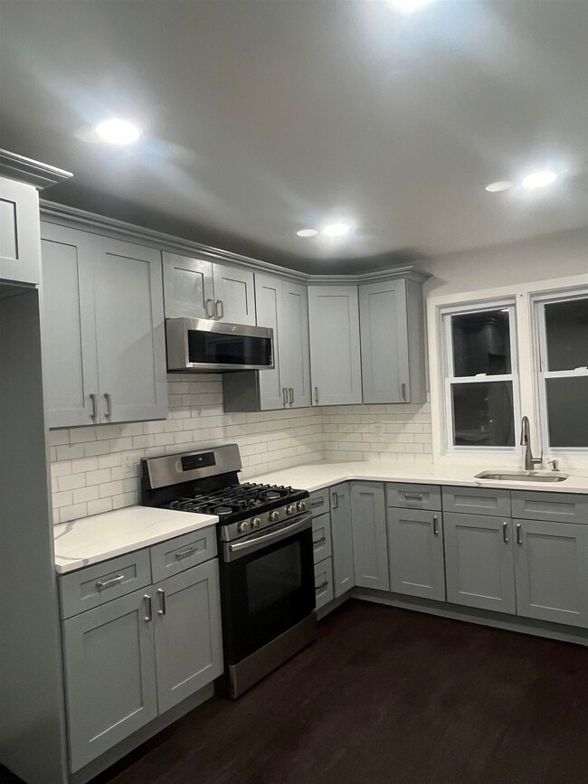 Building Photo - 4207 Grand Ave