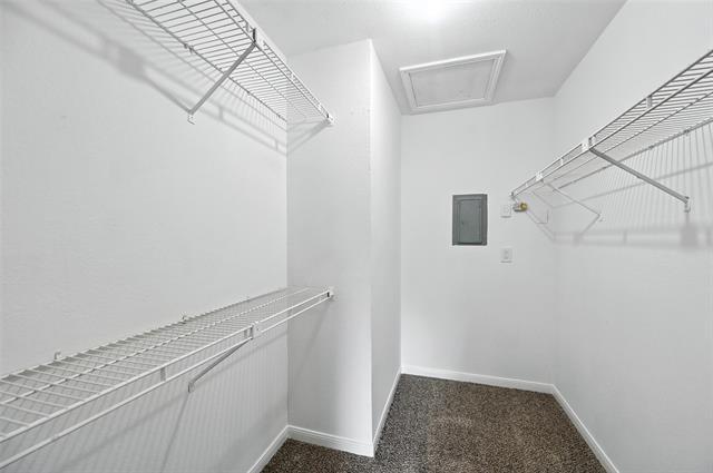 Building Photo - 8545 Midpark Rd