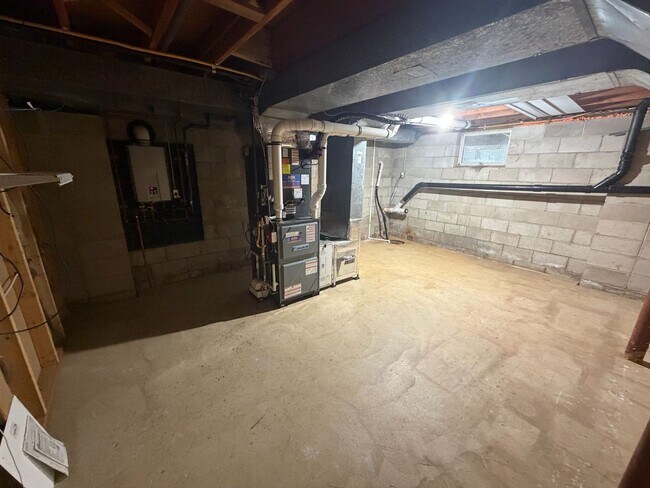 Building Photo - 43 S Westfield Rd
