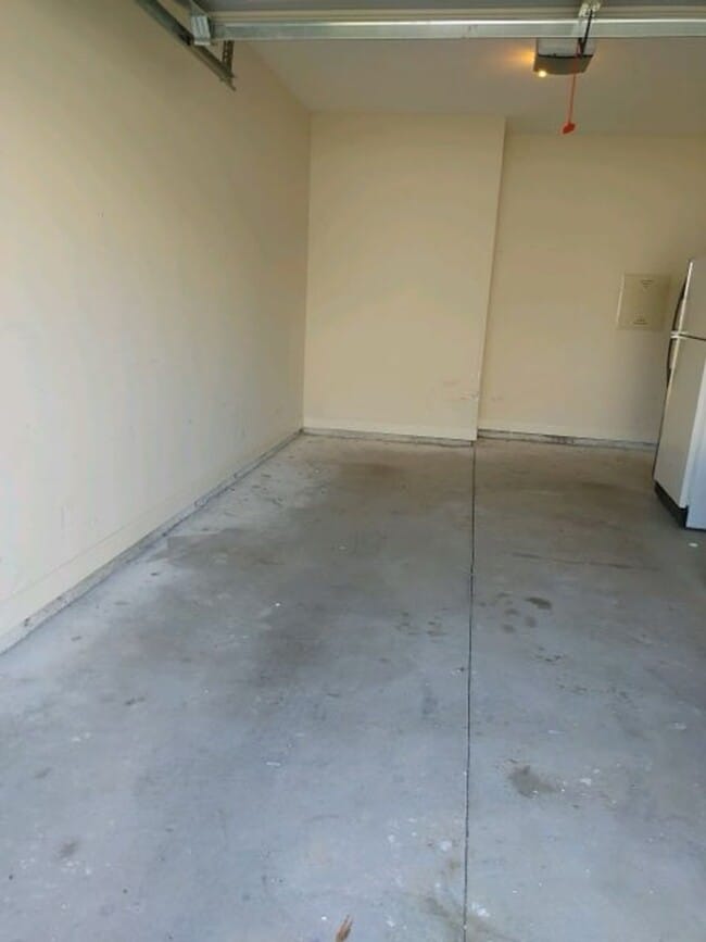 Building Photo - **MANAGERS SPECIAL 250 OFF FIRST MONTH REN...