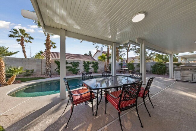 Building Photo - Fully furnished gorgeous Silverado Ranch home!