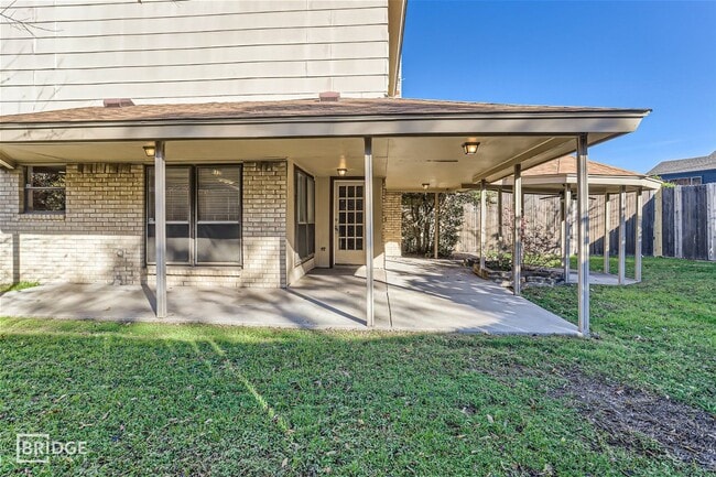 Building Photo - 303 Trailridge Dr