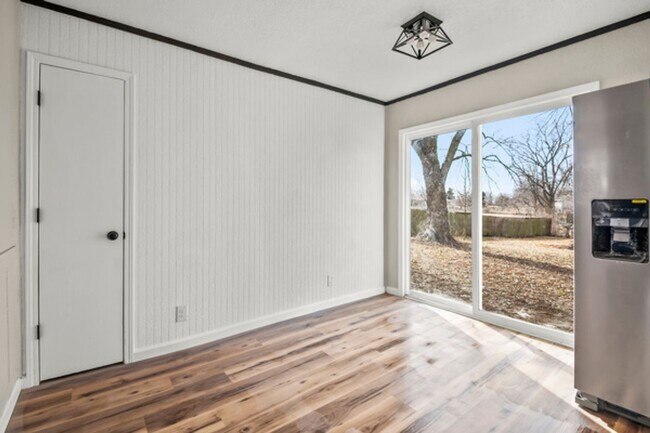 Building Photo - 246 SE 101st Rd