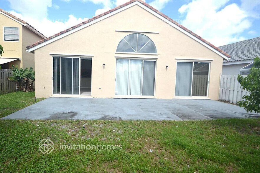 Building Photo - 7704 Thornlee Dr
