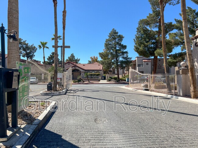 Building Photo - 2974 Juniper Hills Blvd