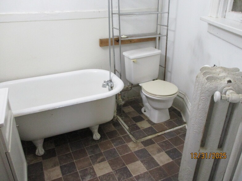 Building Photo - 140 Loras Blvd