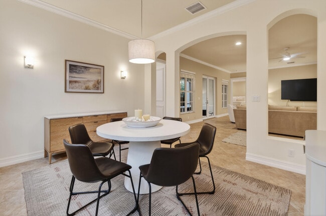 Building Photo - 353 Chambord Terrace