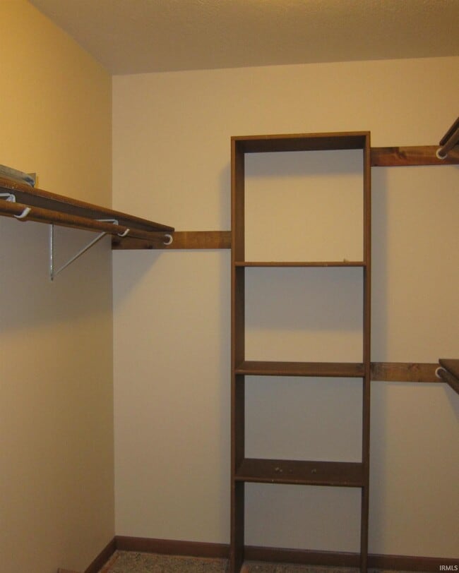 Building Photo - 1040 Forest View Dr S