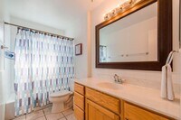 Building Photo - Three Bedroom Two Bath NE Heights