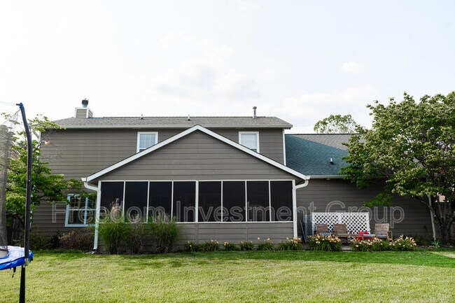 Building Photo - 1000 Harbour Shore Dr