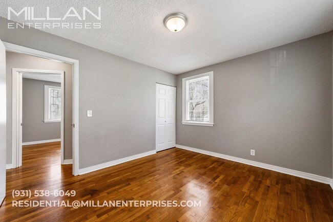 Building Photo - Great Location with Easy Access to Fort Campbell & Downtown