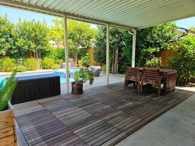 Building Photo - COMING SOON- Charming Single Family Home with Pool in Burbank