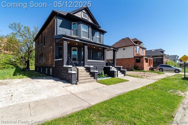 Building Photo - 2706 Wreford St