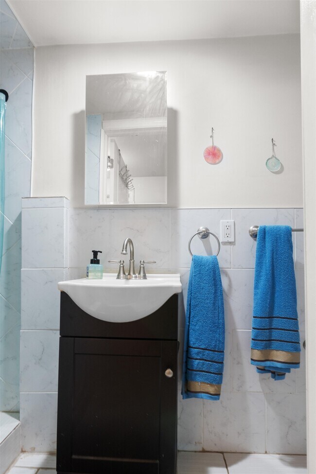 Building Photo - 180 MCADOO Ave