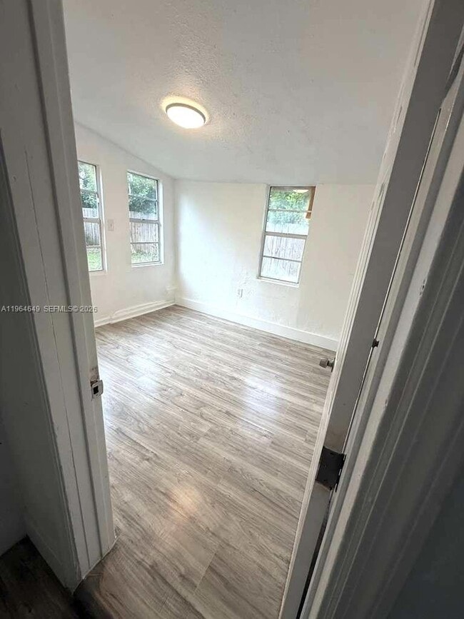 Building Photo - 326 NW 96th St