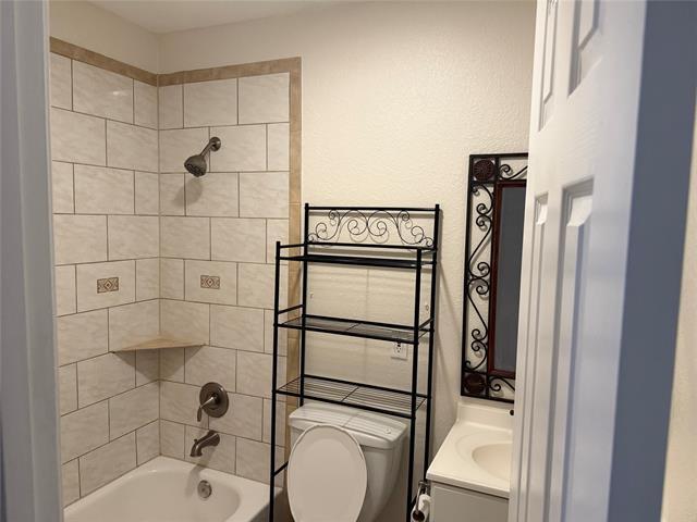 Building Photo - 301 W Grenoble Dr