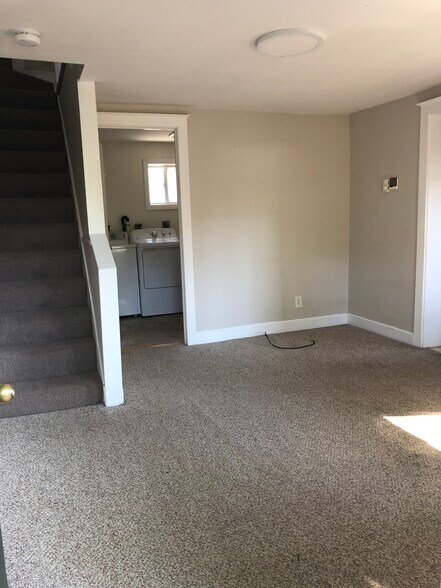 Living room - 17 Court street