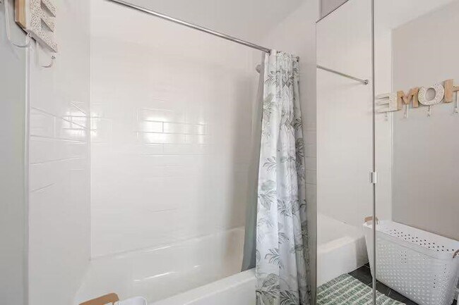 Building Photo - 6119 Jefferson St