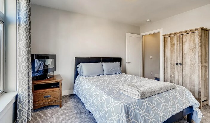 Master Bedroom - 1285 Xavier St