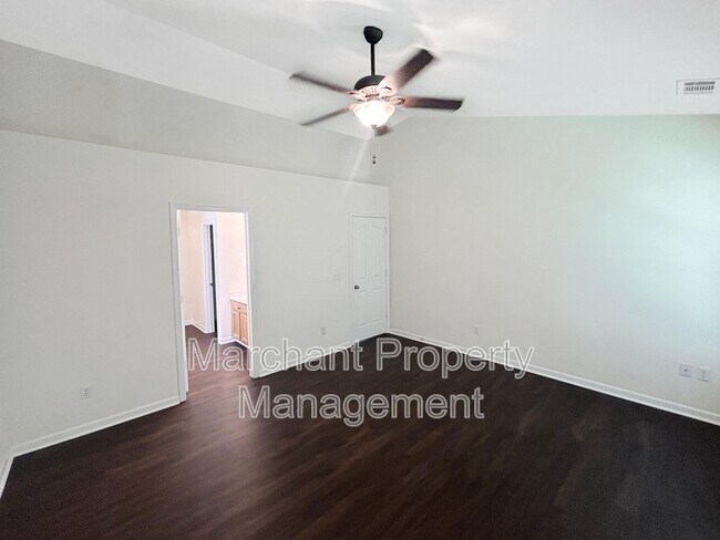 Building Photo - 510 Riello Dr