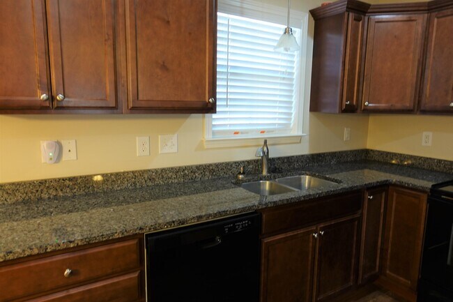 Building Photo - 610 Flintrock Dr