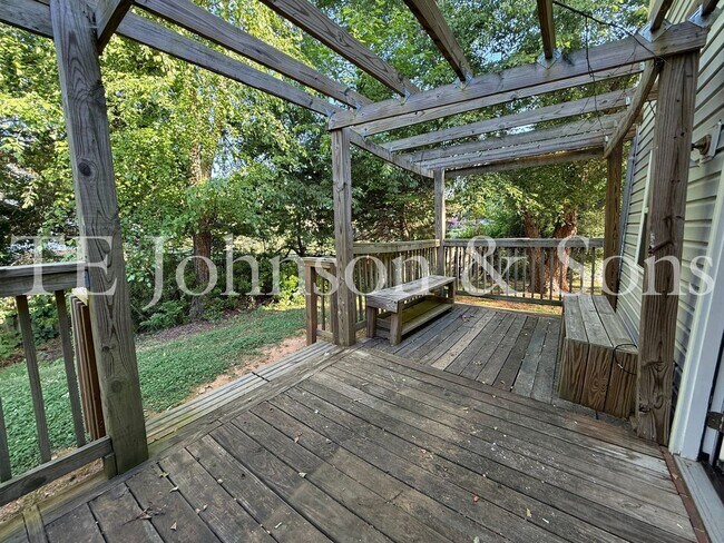 Building Photo - 3355 Kensington Pl