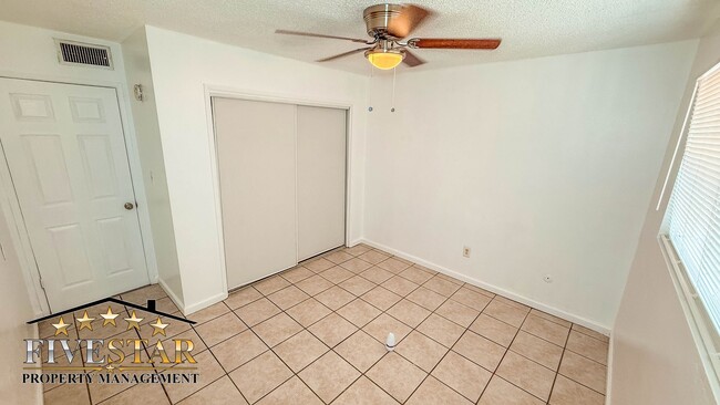 Building Photo - 1217 Tulare St