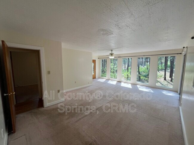 Building Photo - 15080 Deby Dr