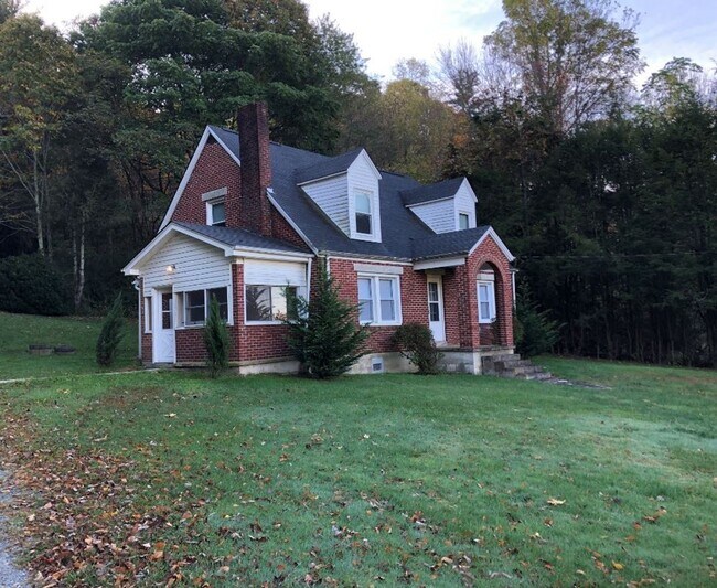 Building Photo - 418 Wilson Ridge Rd