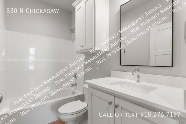 Building Photo - 830 N Chickasaw-