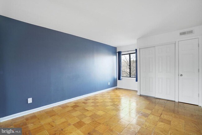 Building Photo - 3101 S Manchester St