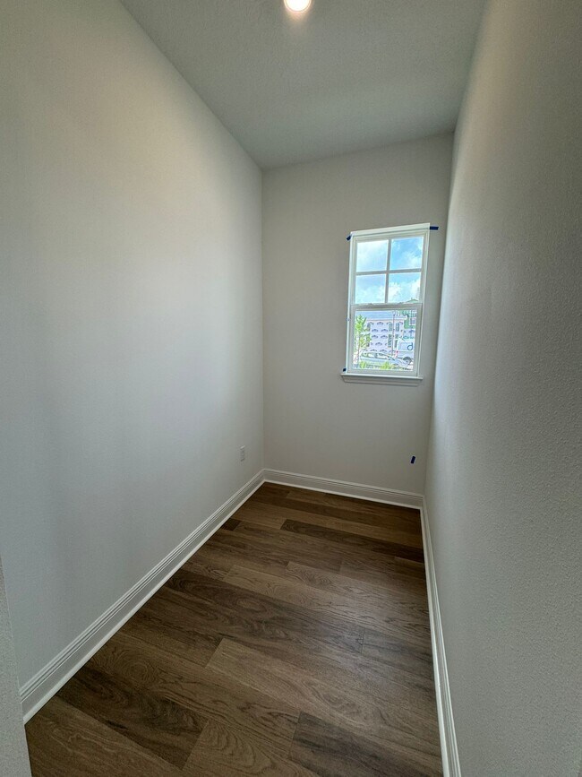 Building Photo - 13615 Sachs Avenue
