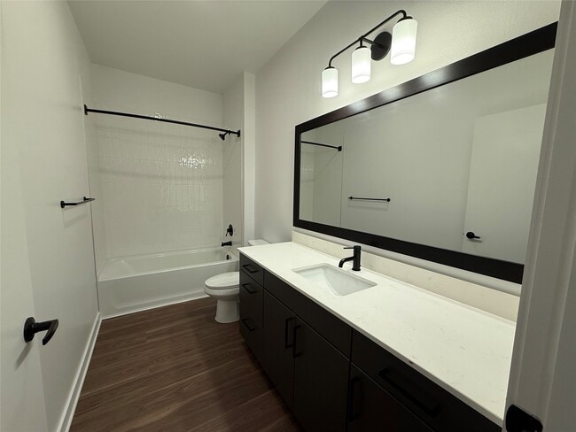 Building Photo - 10505 Deerwood Rd