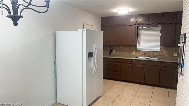Building Photo - 212 Hallbrook Dr