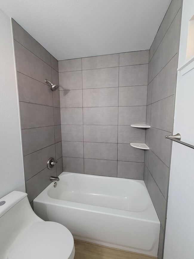 Building Photo - Beautifully renovated Studio at Maui Lani Terrace!