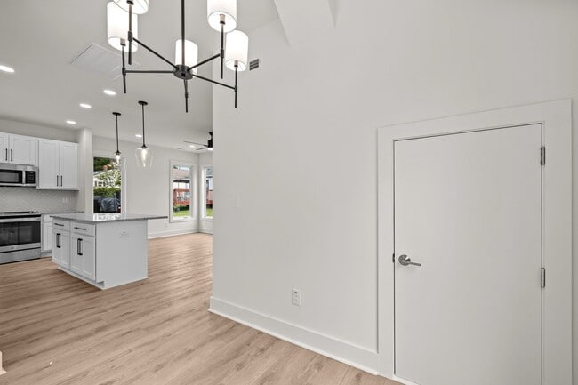 Building Photo - Gorgeous New Construction near Downtown Durham, Premium Finishes - Pet Friendly!