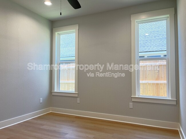 Building Photo - 3520 Homan Ave