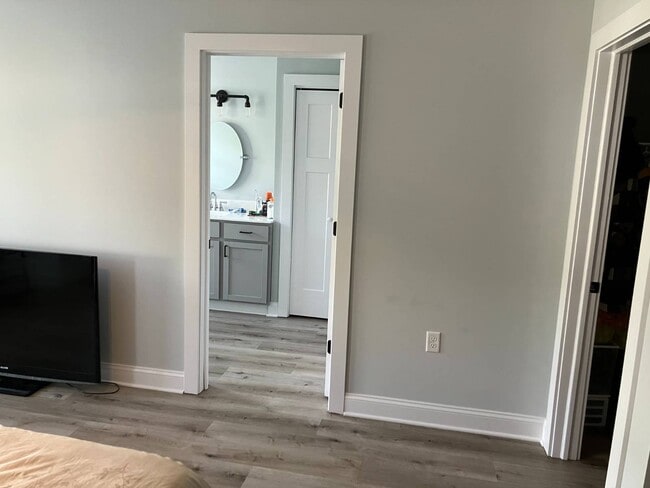 Building Photo - 1155 Barrett St