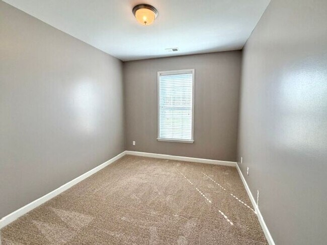 Building Photo - Now Leasing a 5 Bedrom 3 Bath Home In Olive Branch