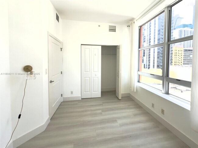 Building Photo - 111 E Flagler St