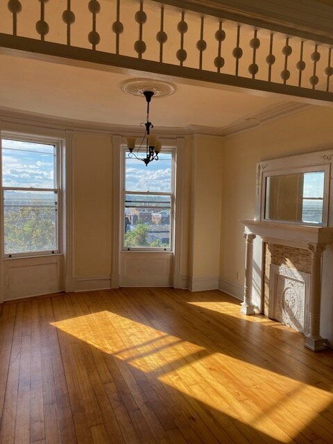 Primary Photo - 270 8th St
