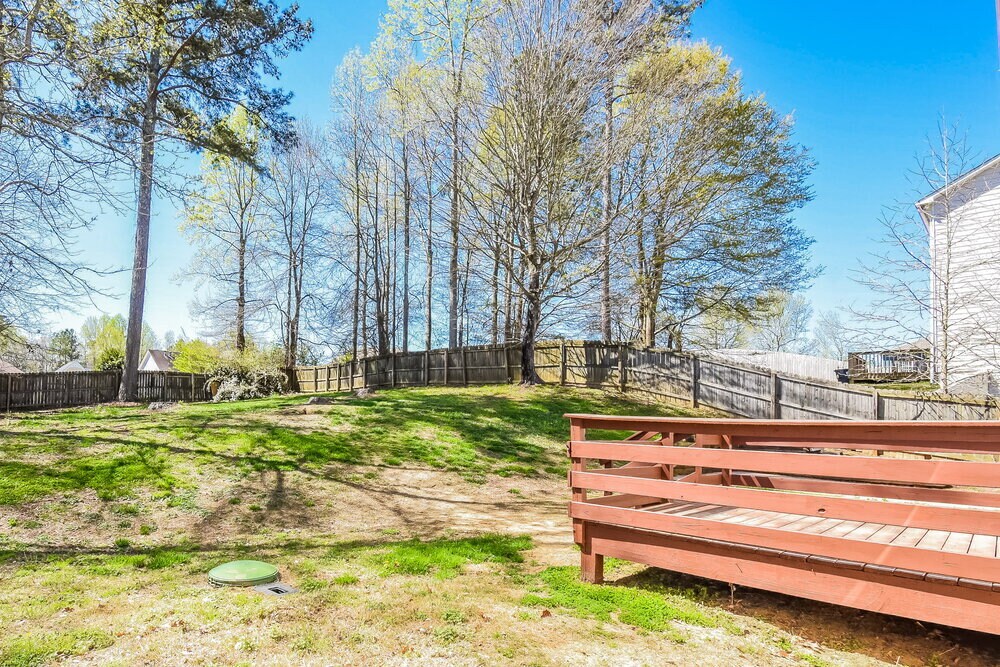 Building Photo - 227 Oakbridge Dr
