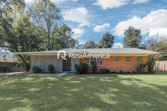 Primary Photo - Newly Renovated 3/2 in Whitehaven
