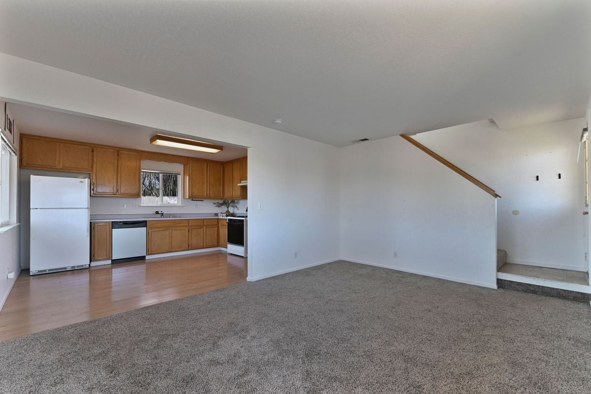 Building Photo - 49 Gatewood Ave