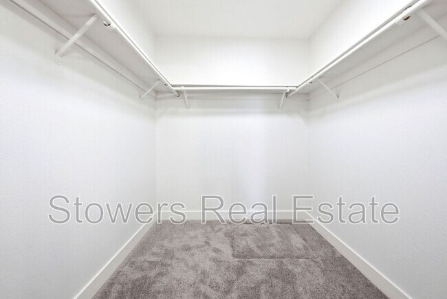 Building Photo - 2033 Raphael Ct
