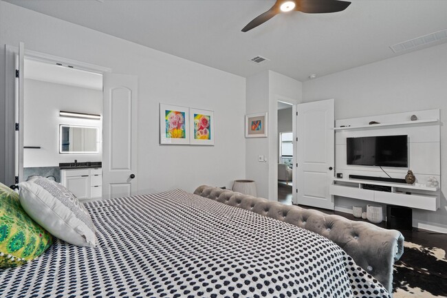 Building Photo - Stunning 4-Bedroom Home in Northwest Austi...